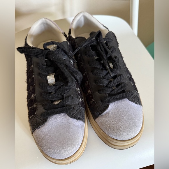 Steve Madden Kids Shoes with black lace/ US Size 4 - Picture 7 of 8